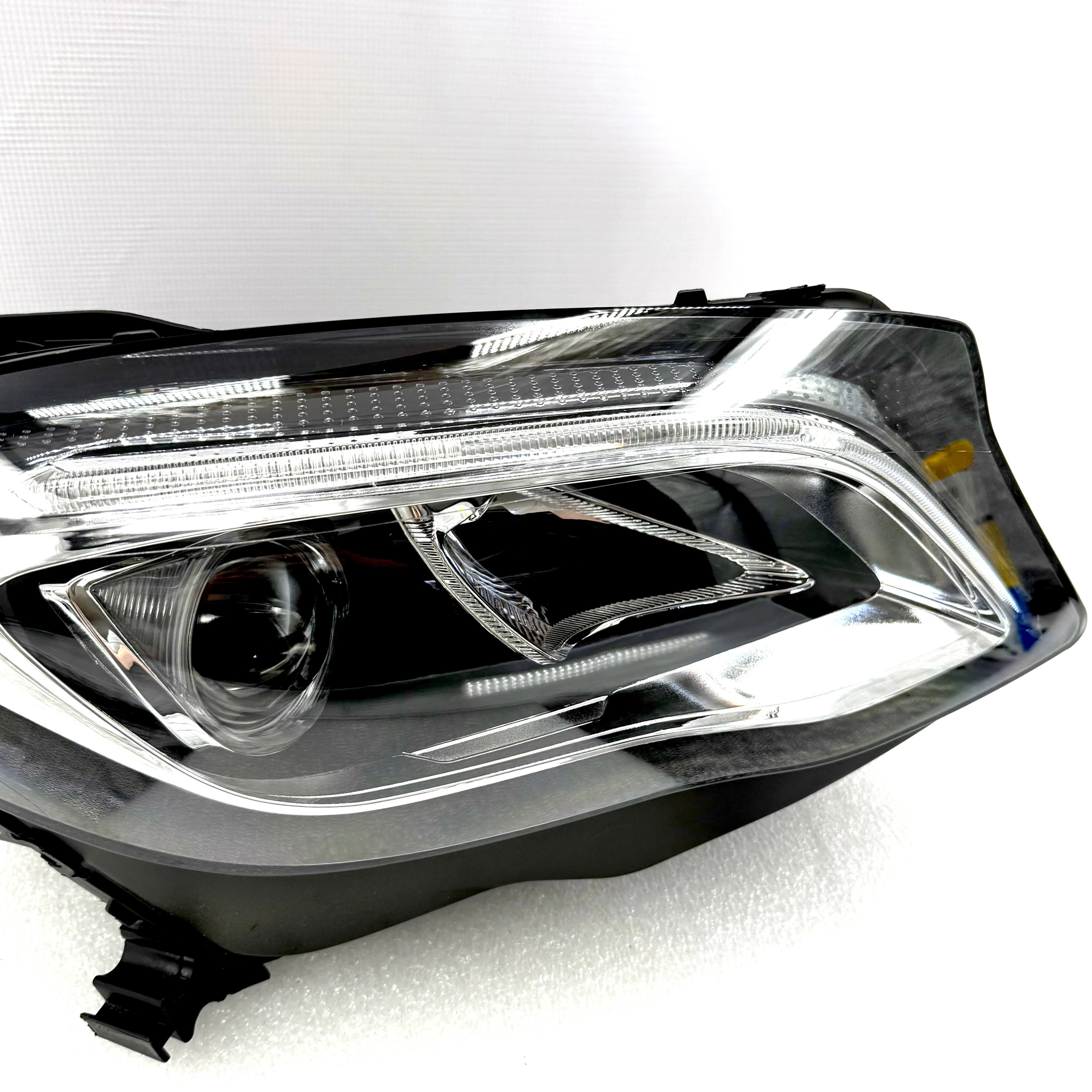 Phares avant LED Mercedes-Benz GLA 2013-2020 – Image 3